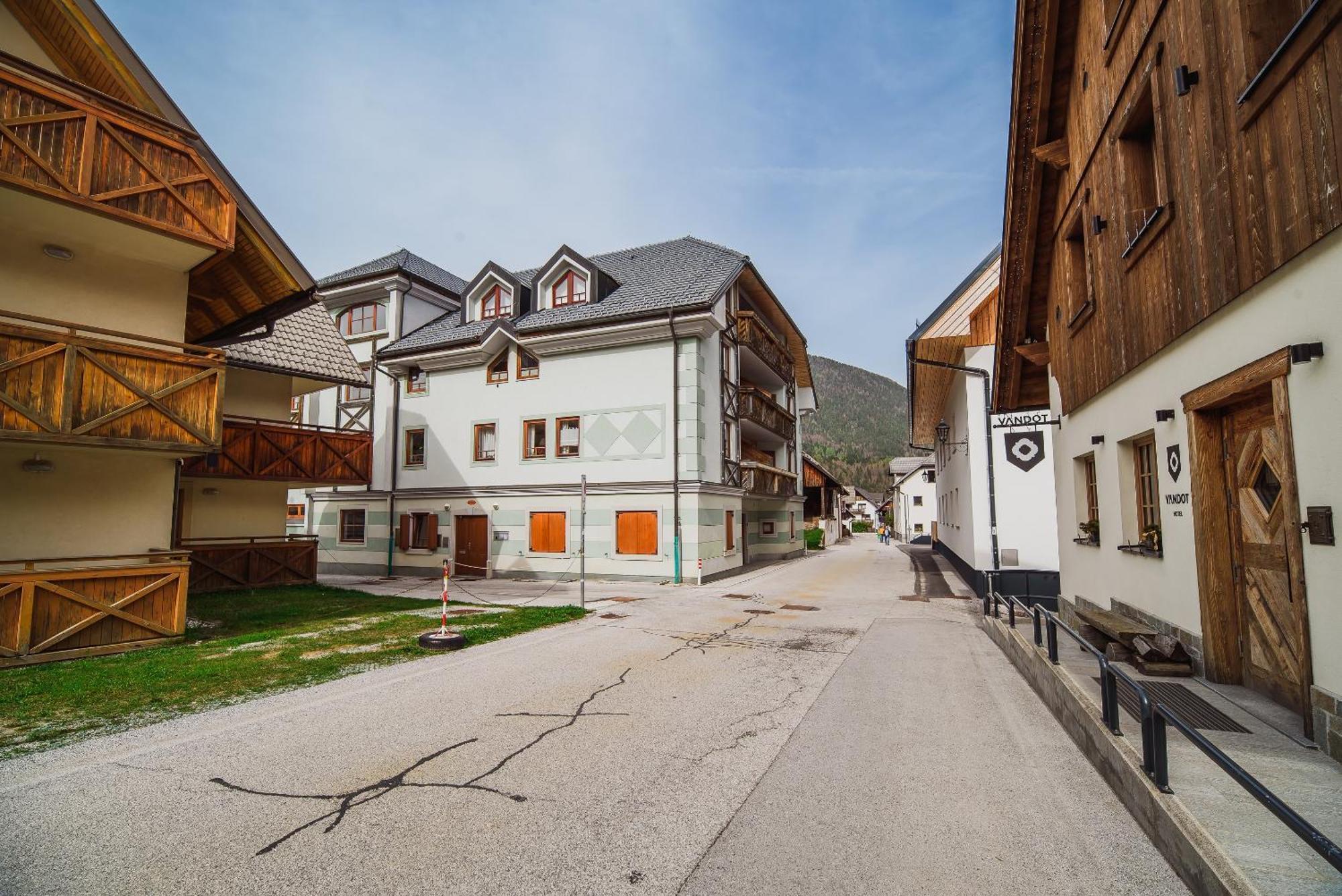 Apartments Slavec With Free Onsite Parking Краньска Гора Экстерьер фото