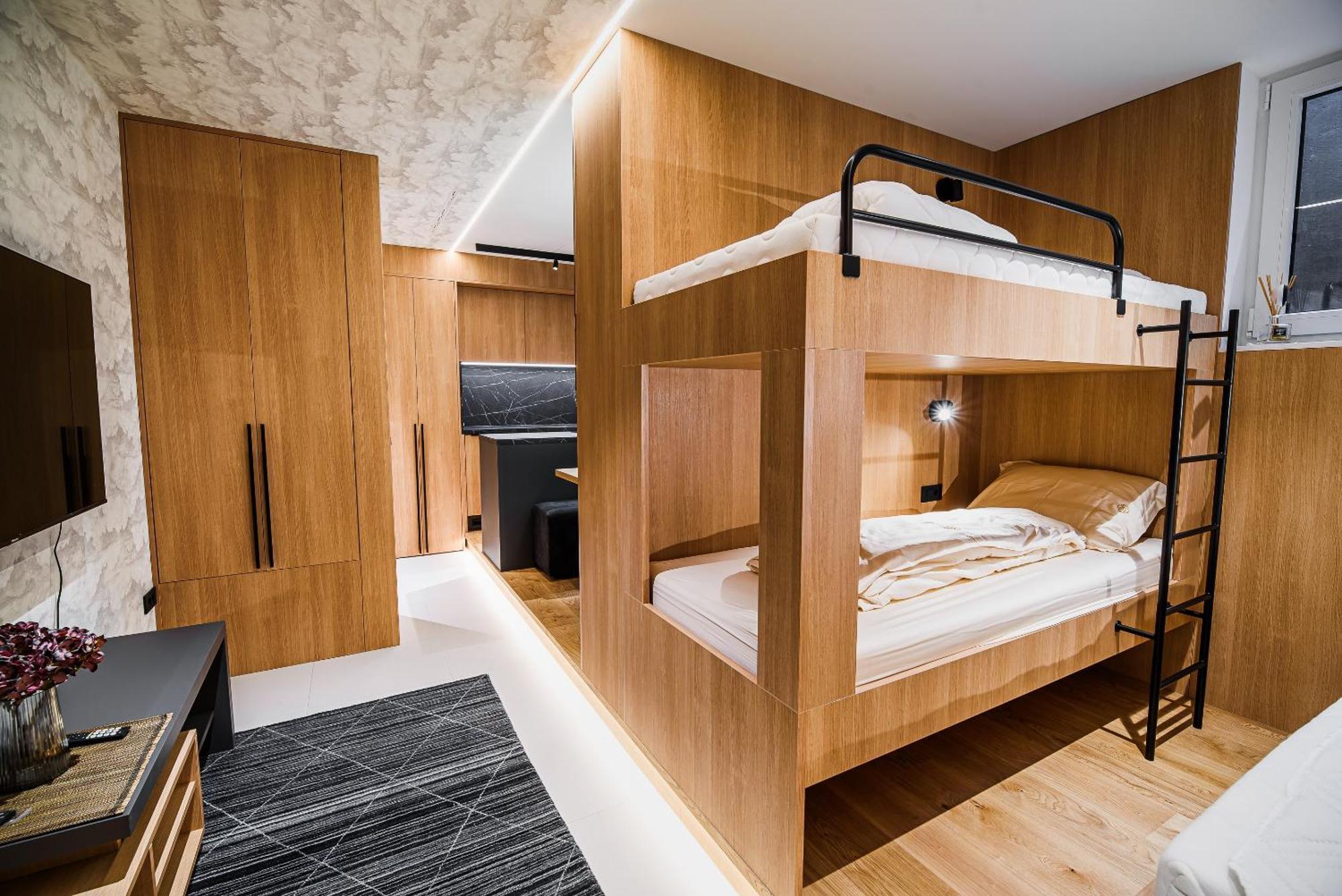 Apartments Slavec With Free Onsite Parking Краньска Гора Экстерьер фото